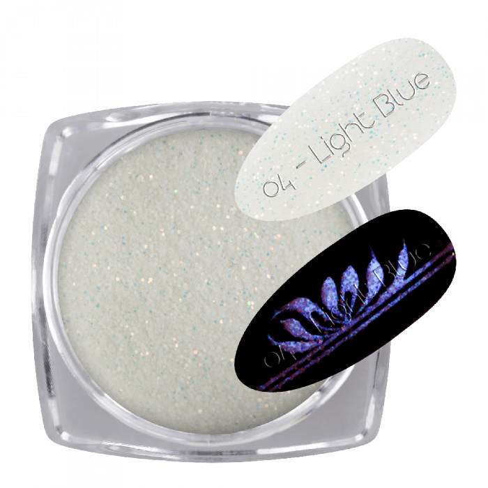 Glow Glitter White 04 - Light Blue:Látványos fehér csillámló por, mely sötétben halványkék ...