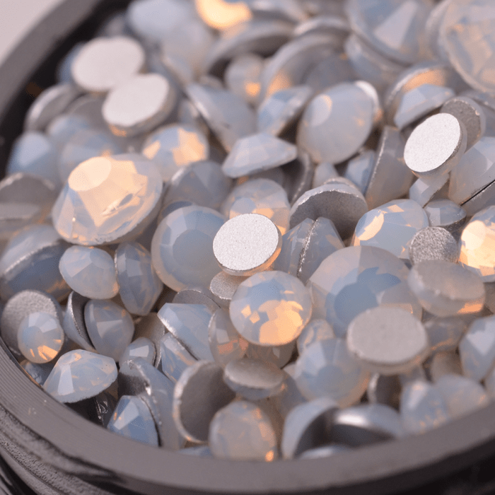 Strasszkő 30 opal white